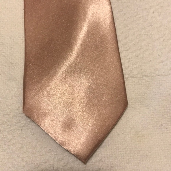 Men’s Tie - Picture 2 of 5